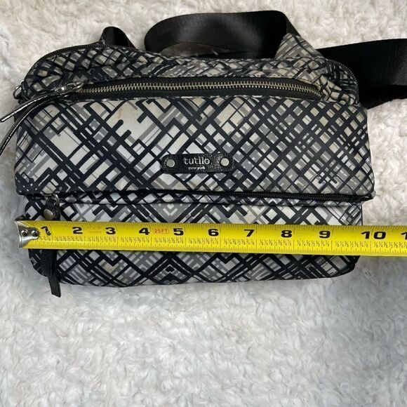 Tutilo New York gray and black Nylon crossbody bag adjustable strap - Picture 7 of 13